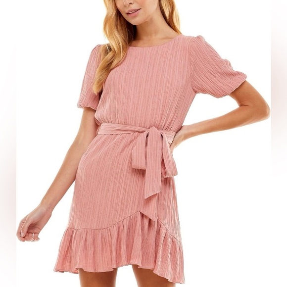 City Studio/ NWT/  Woman’s Juniors Crinkled Short Sleeves Fit & Flare Dress/ XL - Picture 1 of 15